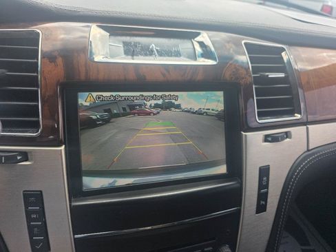 Used 2013 Cadillac Escalade ESV Platinum AWD/4WD image 21