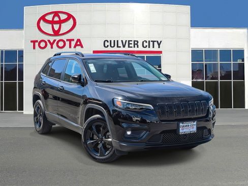 Used 2021 Jeep Cherokee Latitude Plus AWD/4WD image 1