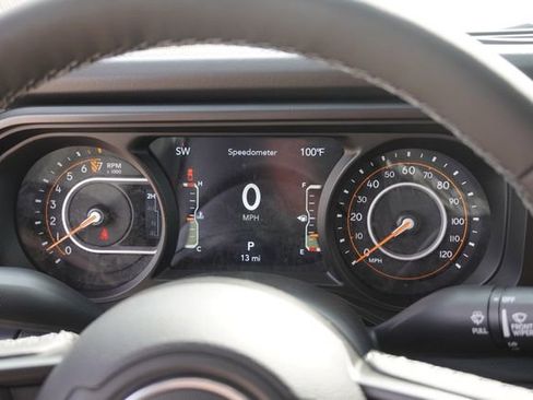 New 2025 Jeep Gladiator Rubicon w/ Convenience Group image 30