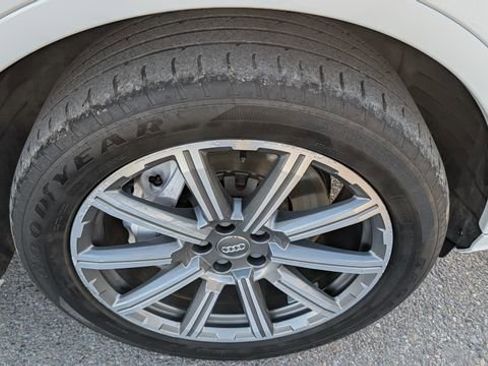 Used 2017 Audi Q7 3.0T Premium Plus image 25