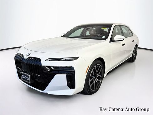 Used 2023 BMW 760i xDrive AWD/4WD image 3