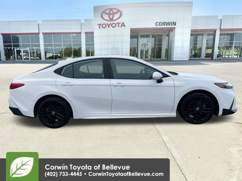Used 2025 Toyota Camry SE FWD image 6