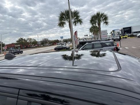 Used 2023 RAM 1500 Laramie image 13