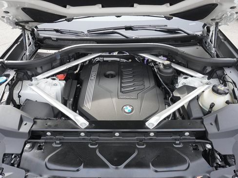 Used 2022 BMW X5 xDrive40i w/ Parking Assistance Package image 23