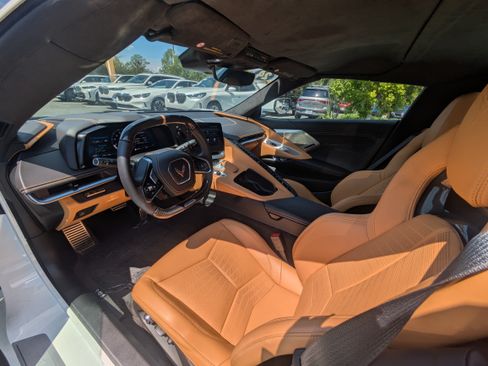 Used 2024 Chevrolet Corvette Z06 RWD image 12