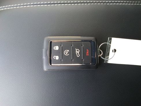 New 2025 Jeep Grand Cherokee Altitude AWD/4WD image 27