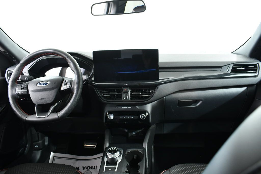 Used 2023 Ford Escape ST-Line w/ Tech Pack #1 AWD/4WD image 7