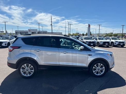 Used 2018 Ford Escape SE FWD image 4