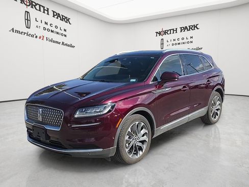 Used 2022 Lincoln Nautilus Reserve AWD/4WD image 1