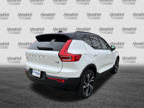 Used 2021 Volvo XC40 T5 R-Design w/ Advanced Package image 9