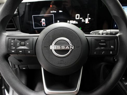 Certified 2025 Nissan Kicks SV AWD/4WD image 29