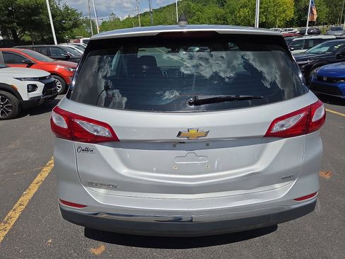 Used 2018 Chevrolet Equinox LS AWD/4WD image 4