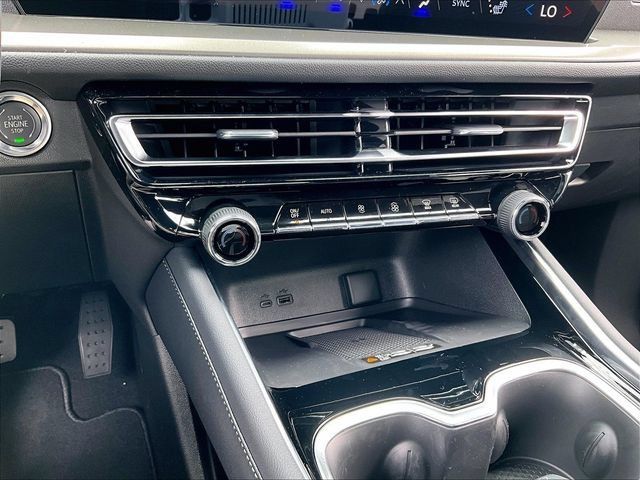 New 2027 Chevrolet Traverse LT w/ Midnight/Sport Edition AWD/4WD image 24