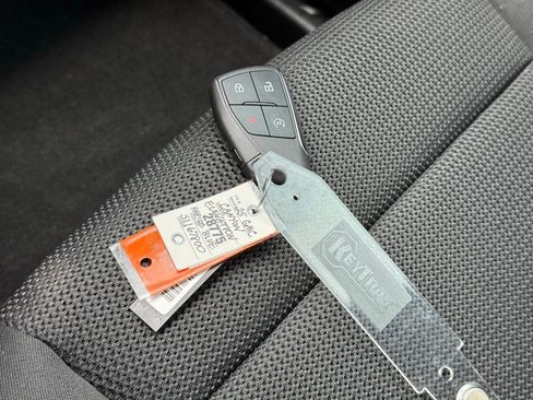 New 2025 GMC Canyon Elevation w/ Convenience Package image 31