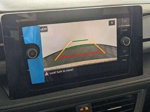 New 2026 Volkswagen Taos SE image 15