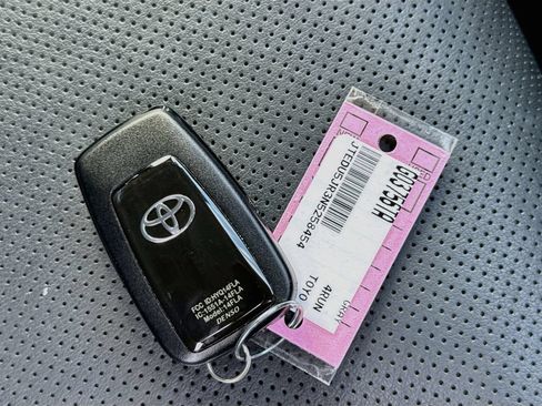 Used 2022 Toyota 4Runner Limited RWD image 35