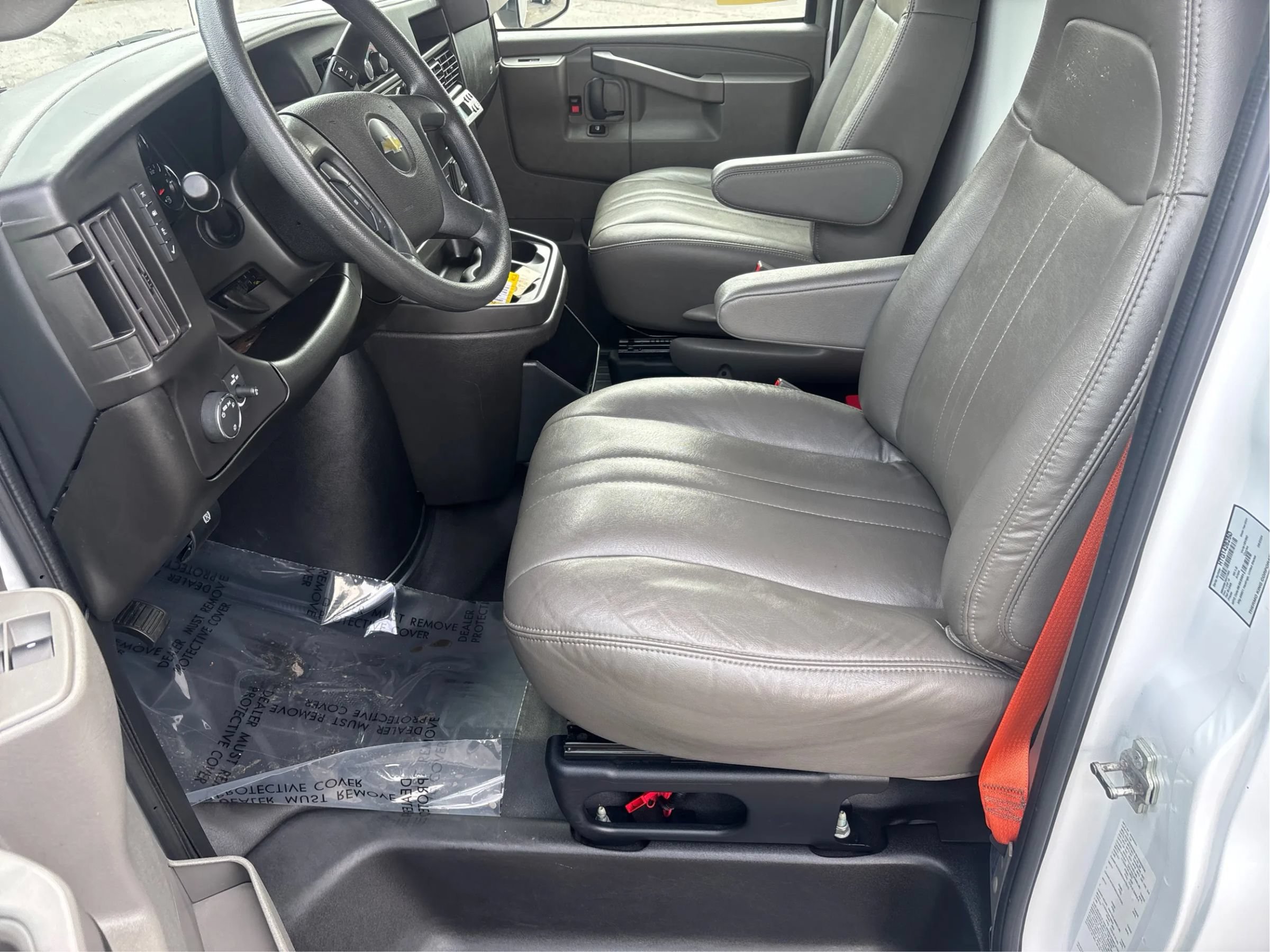 Used 2024 Chevrolet Express 3500 w/ Power Convenience Package RWD image 13