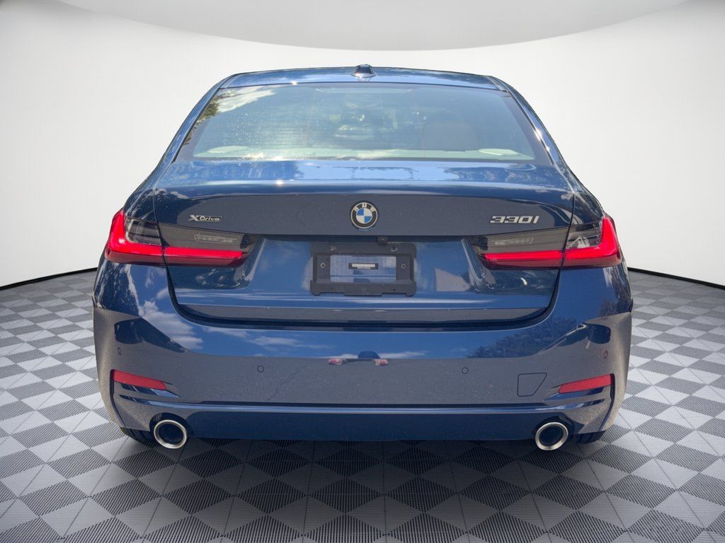 Used 2023 BMW 330i xDrive Sedan w/ Premium Package AWD/4WD image 11