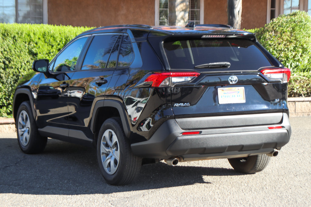Used 2021 Toyota RAV4 LE FWD image 6
