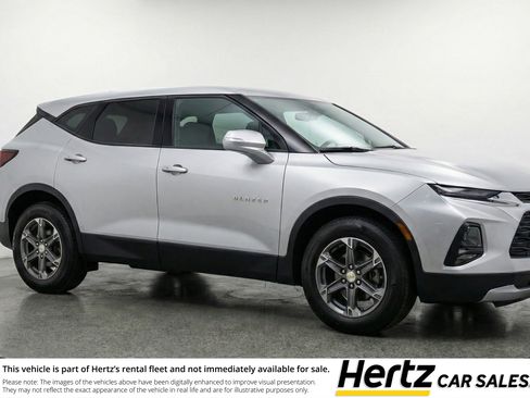 Used 2025 Chevrolet Blazer LT image 1