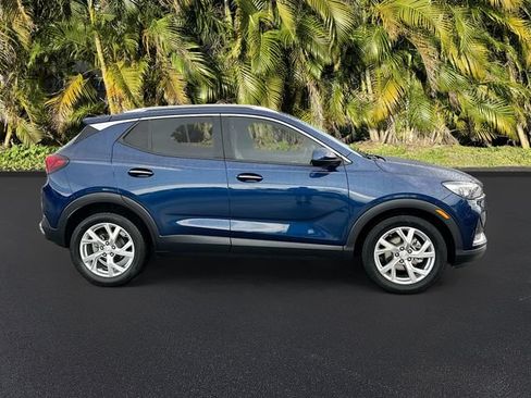 Used 2022 Buick Encore GX Essence w/ Advanced Technology Package FWD image 3