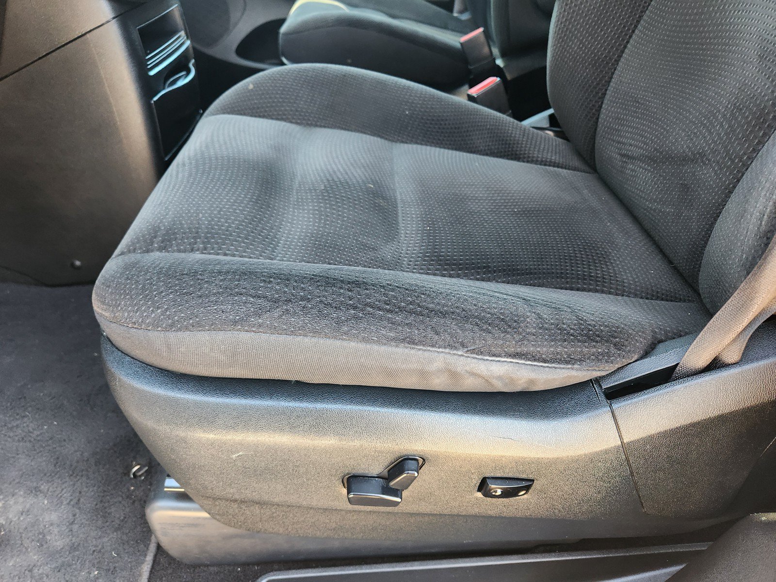 Used 2018 Dodge Grand Caravan SE FWD image 19