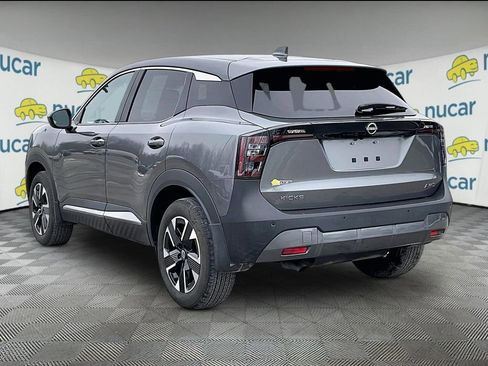 Used 2025 Nissan Kicks SV image 4