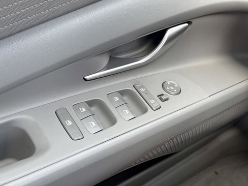 New 2026 Hyundai Elantra SE FWD image 15