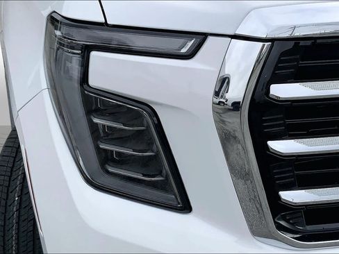 New 2026 GMC Yukon XL Elevation w/ Elevation Premium Package RWD image 13