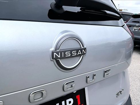Used 2022 Nissan Rogue SV image 28