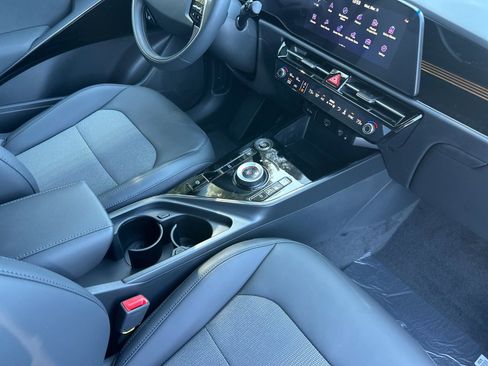 New 2026 Kia Niro Wind FWD image 16