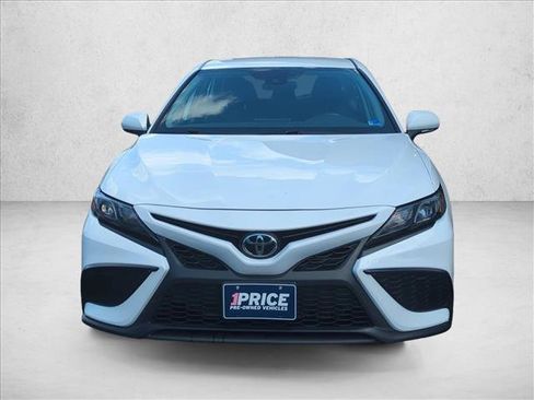 Used 2024 Toyota Camry SE FWD image 2