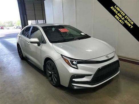 Used 2024 Toyota Corolla SE FWD image 1