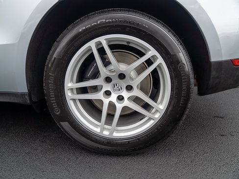 Used 2017 Porsche Macan AWD/4WD image 25