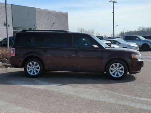 Used 2009 Ford Flex SE image 9