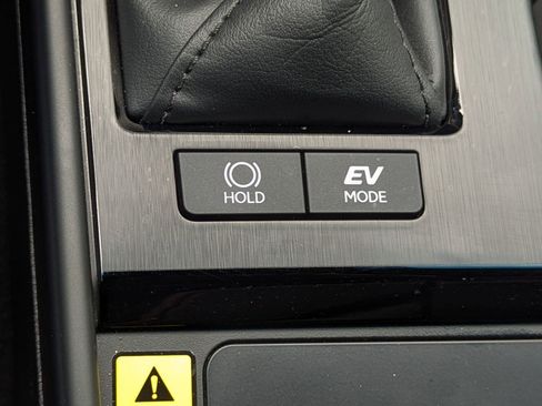 Certified 2025 Lexus ES 300h w/ Luxury Package image 34