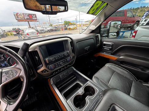 Used 2018 Chevrolet Silverado 2500 High Country AWD/4WD image 17