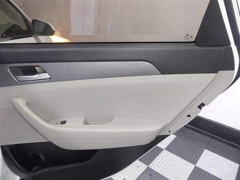Used 2019 Hyundai Sonata SE FWD image 26