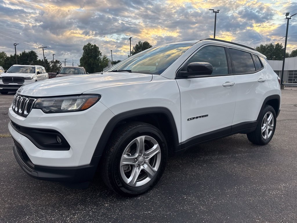 Used 2023 Jeep Compass Latitude AWD/4WD image 8