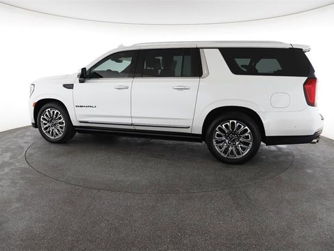 Used 2024 GMC Yukon XL Denali Ultimate image 8