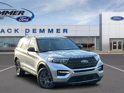 Certified 2022 Ford Explorer XLT w/ Equipment Group 202A