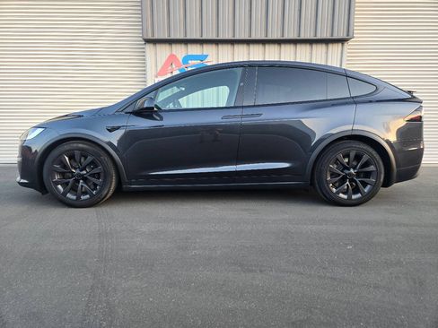 Used 2024 Tesla Model X AWD/4WD image 4
