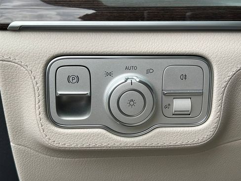 Used 2024 Mercedes-Benz GLE 450e 4MATIC image 22