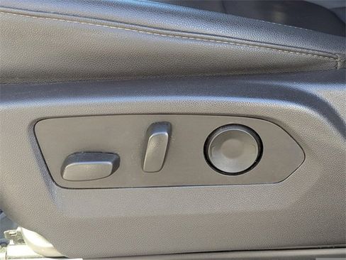 Used 2025 GMC Sierra 1500 SLT image 23