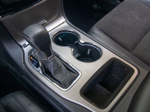 Used 2020 Jeep Grand Cherokee Altitude RWD image 32