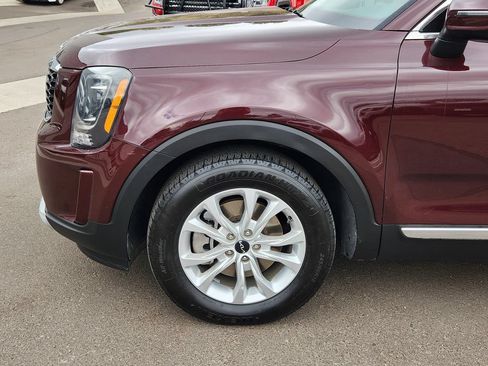 Certified 2022 Kia Telluride LX FWD image 9