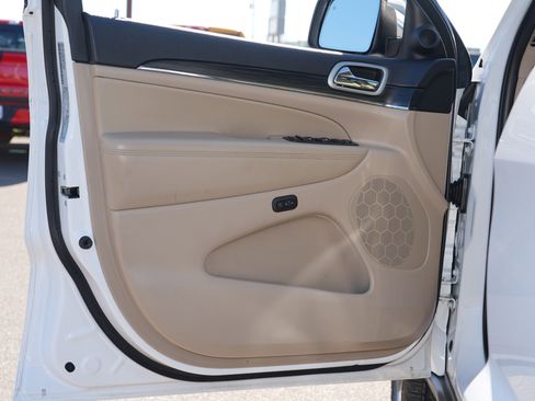 Used 2021 Jeep Grand Cherokee Limited AWD/4WD image 14