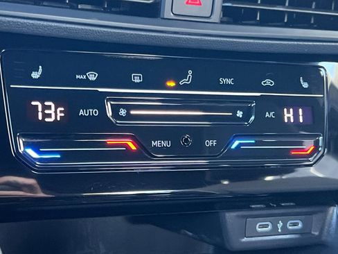 Certified 2025 Volkswagen Jetta Sport image 19