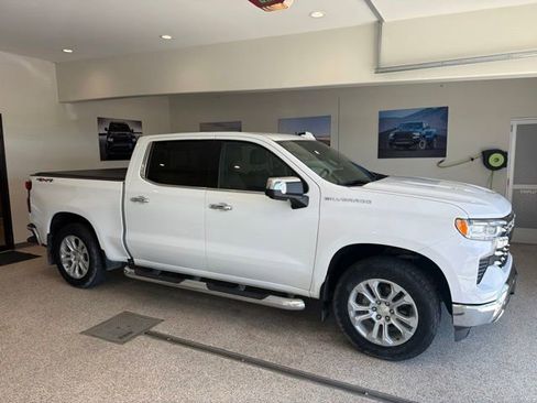 Used 2022 Chevrolet Silverado 1500 LTZ w/ Technology Package AWD/4WD image 1