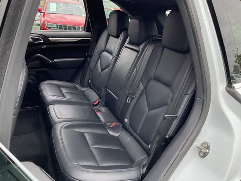 Used 2016 Porsche Cayenne S AWD/4WD image 19